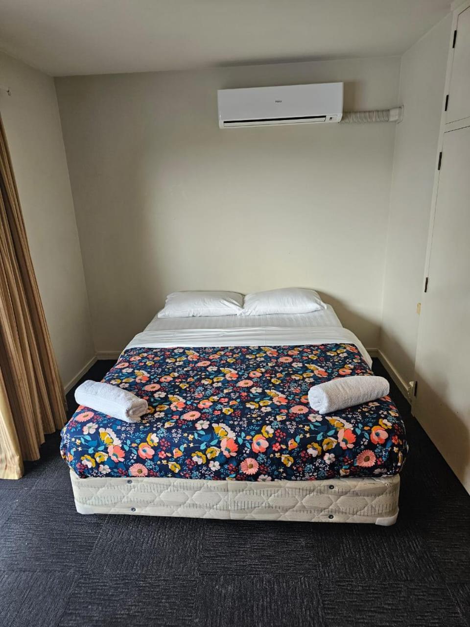 Middlepark Motel Κράισττσερτς Εξωτερικό φωτογραφία